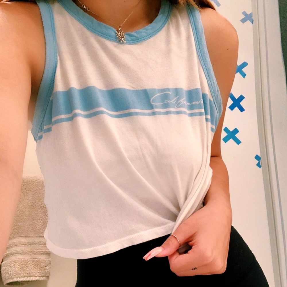 CALIFORNIA FLOWY CROPPED TANK